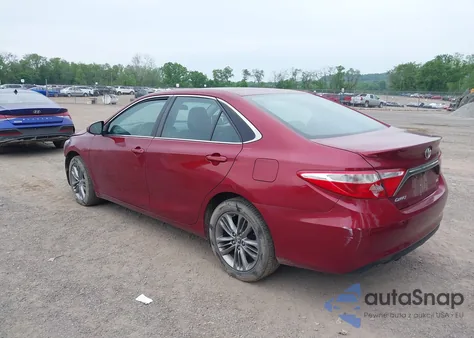 2015 Toyota Camry Se z USA, uszkodzony, nr VIN 4T1BF1FK0FU969459